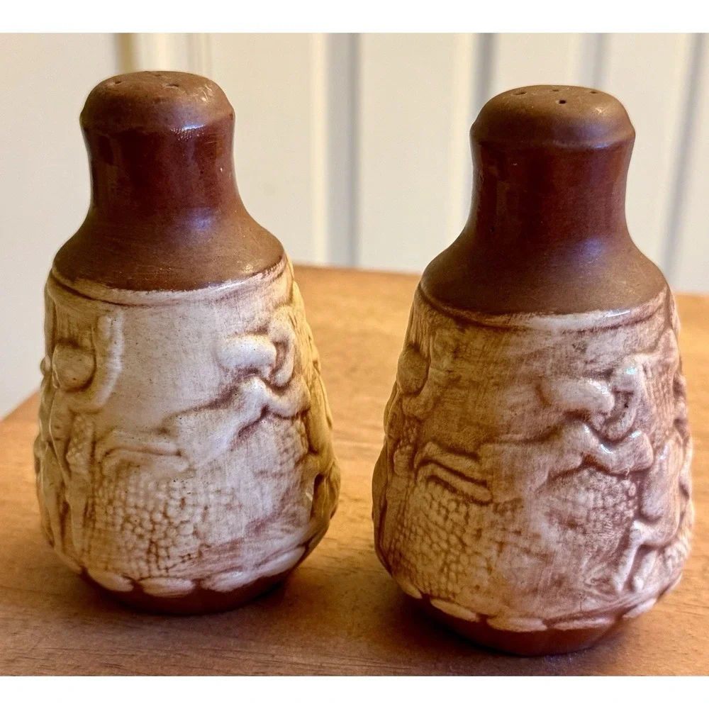 Retro Set of Salt & Peppers Shakers Ceramic Horse & Rider & Stable Scene 1974
